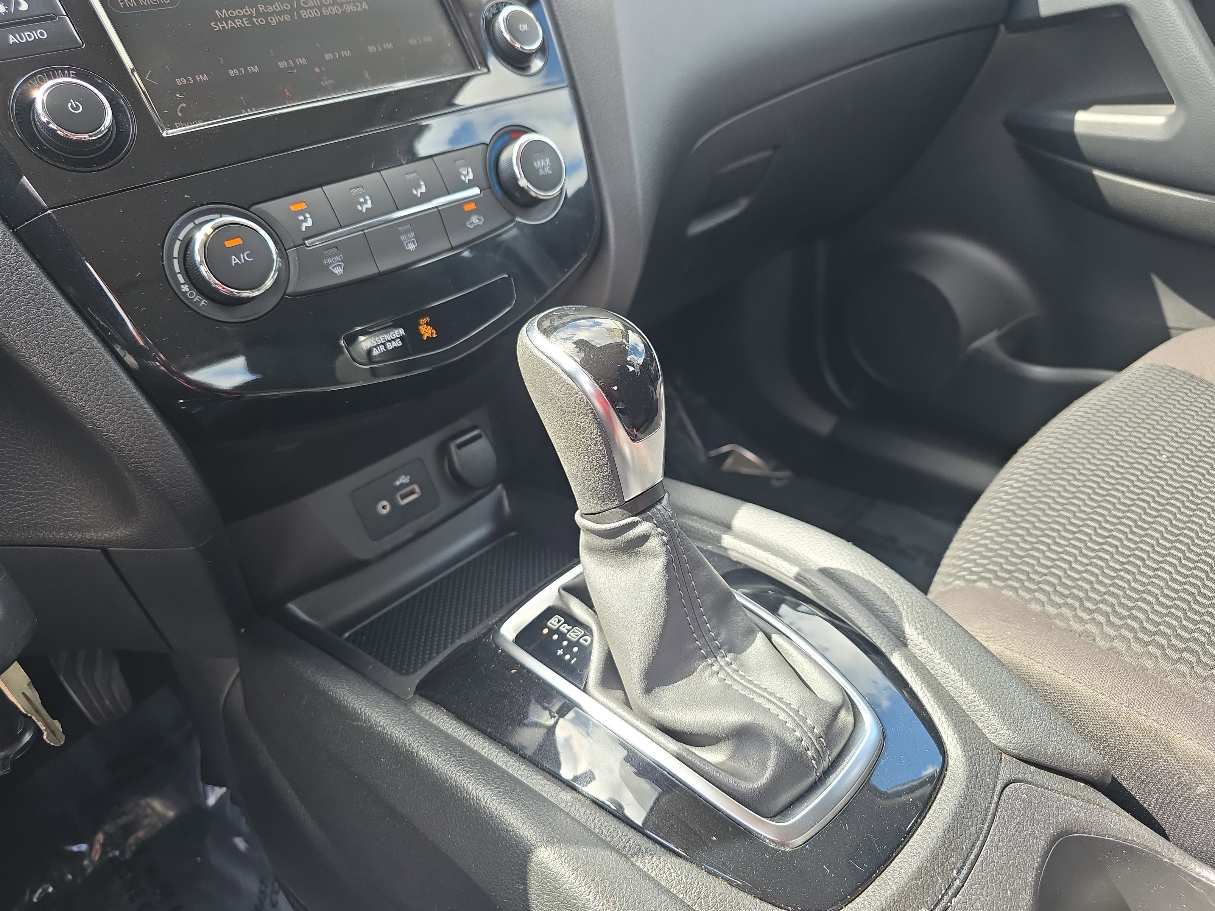 Used 2020 Nissan Rogue Sport S image 32