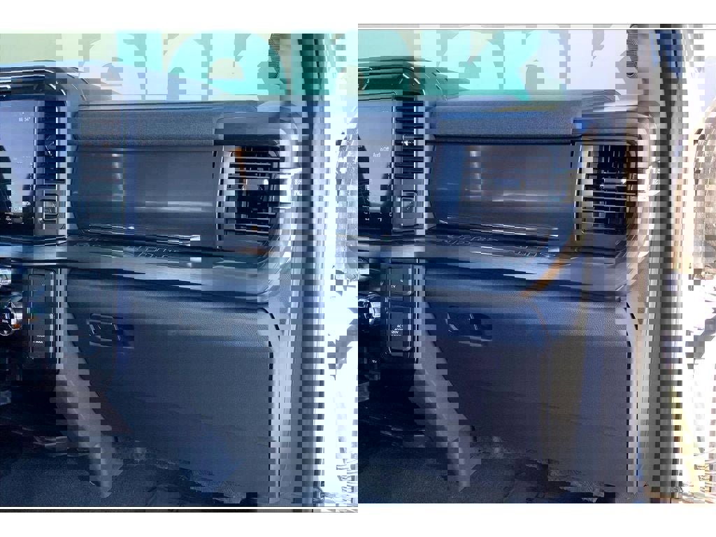 Used 2025 Ford F350 Lariat w/ FX4 Off-Road Package image 18