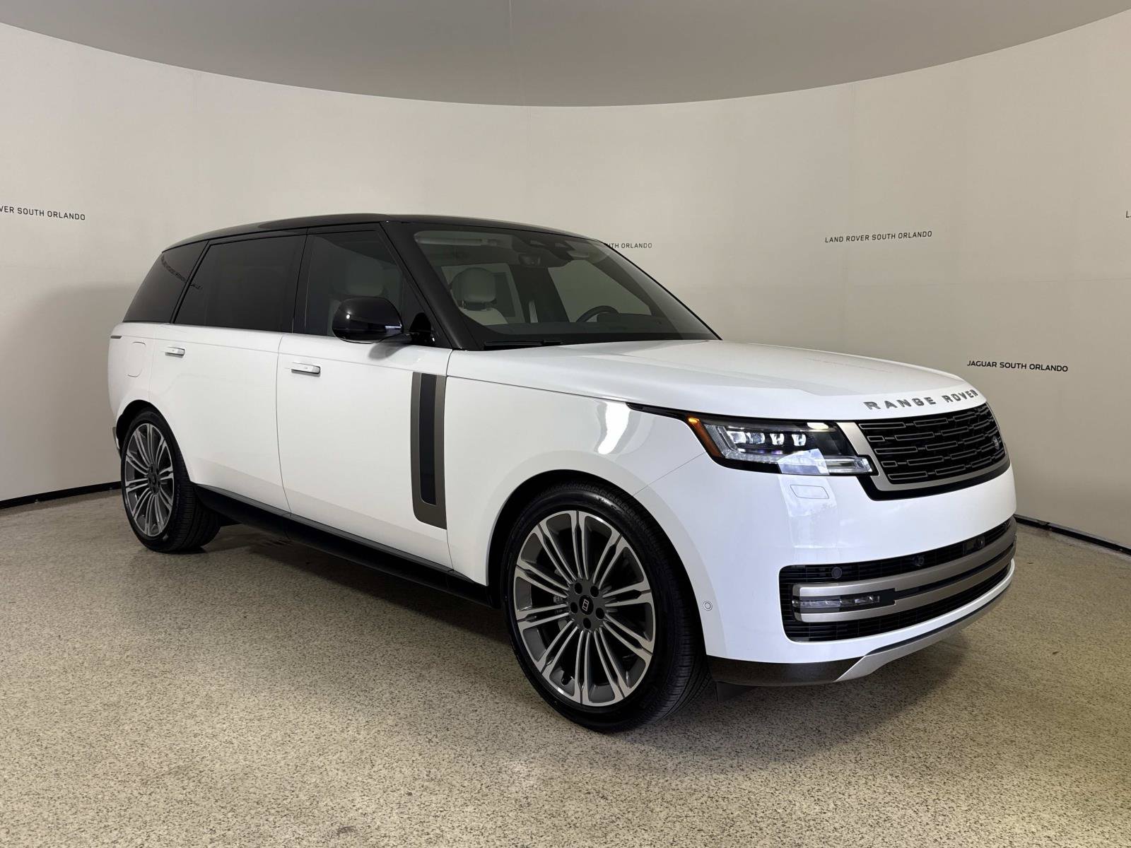 New 2027 Land Rover Range Rover Long Wheelbase SE AWD/4WD image 7