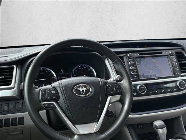 Used 2014 Toyota Highlander Limited image 16