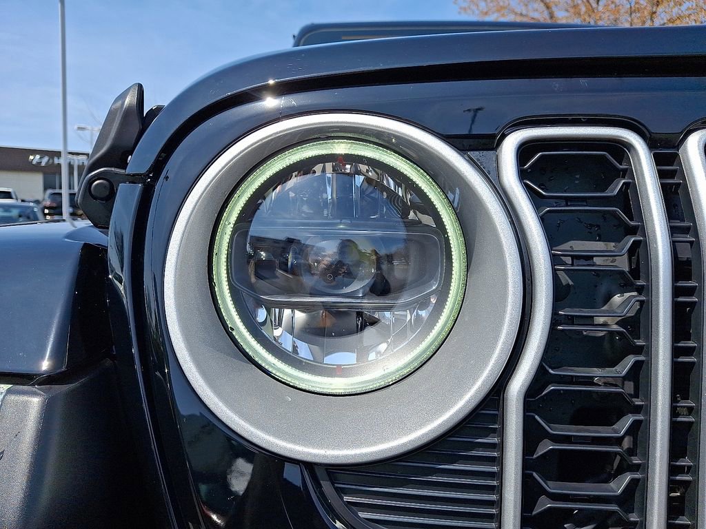 Used 2025 Jeep Wrangler Unlimited Sahara image 9