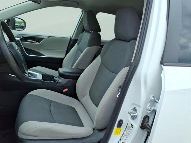 Used 2021 Toyota RAV4 XLE AWD/4WD image 12