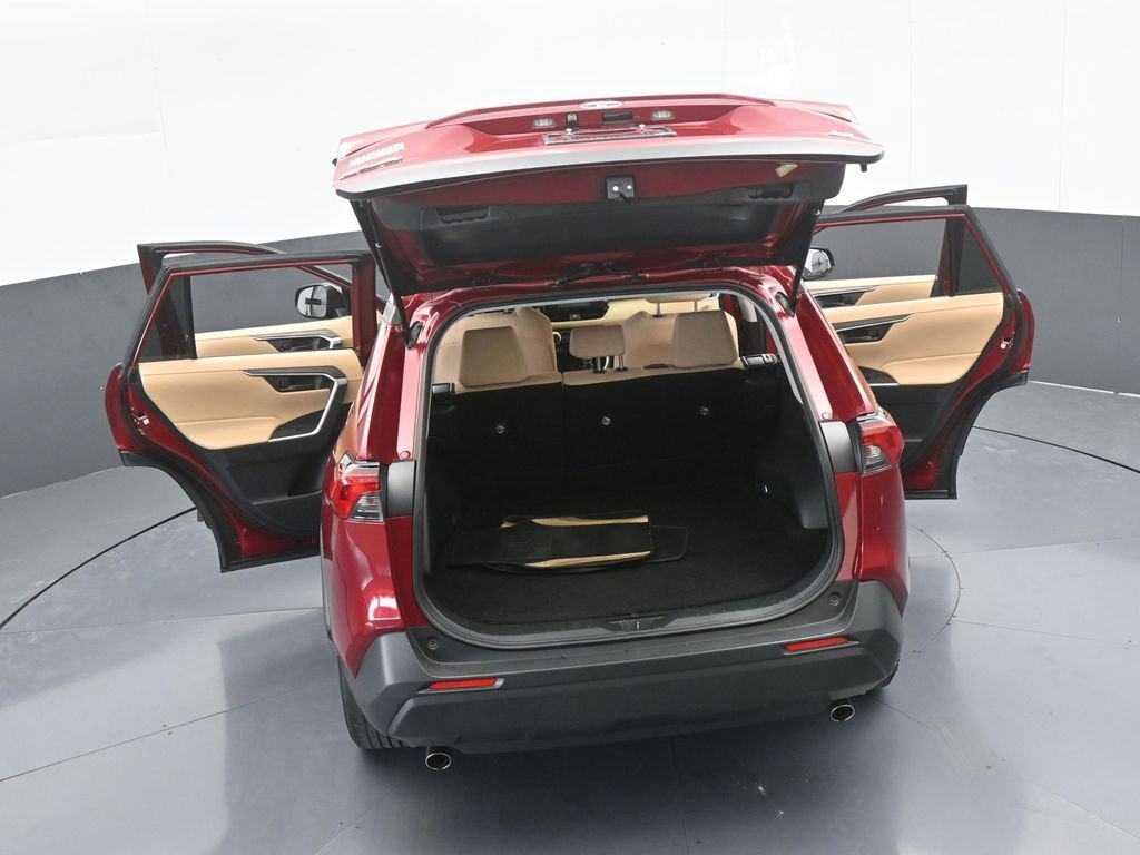 Used 2019 Toyota RAV4 LE image 65