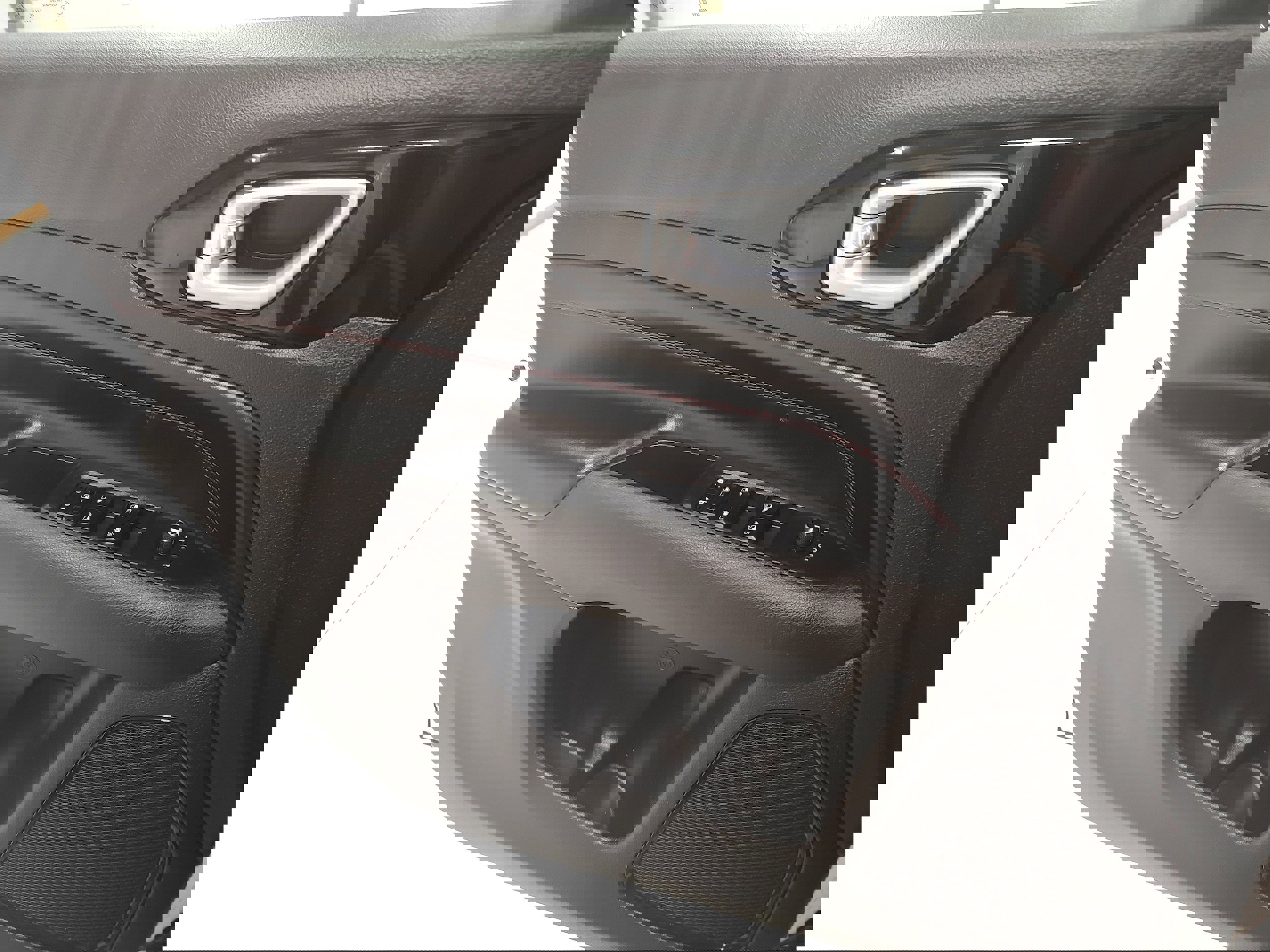 Used 2023 Jeep Compass Trailhawk image 9