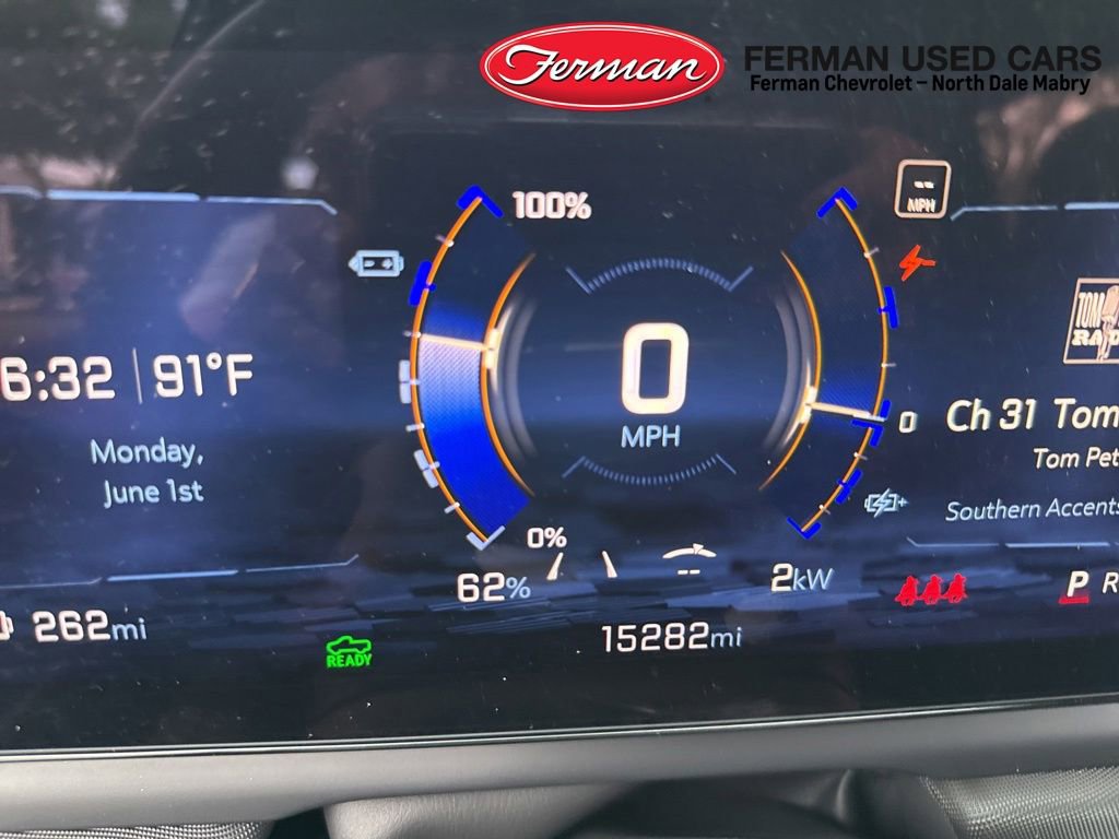 Used 2025 Chevrolet Silverado EV LT AWD/4WD image 9