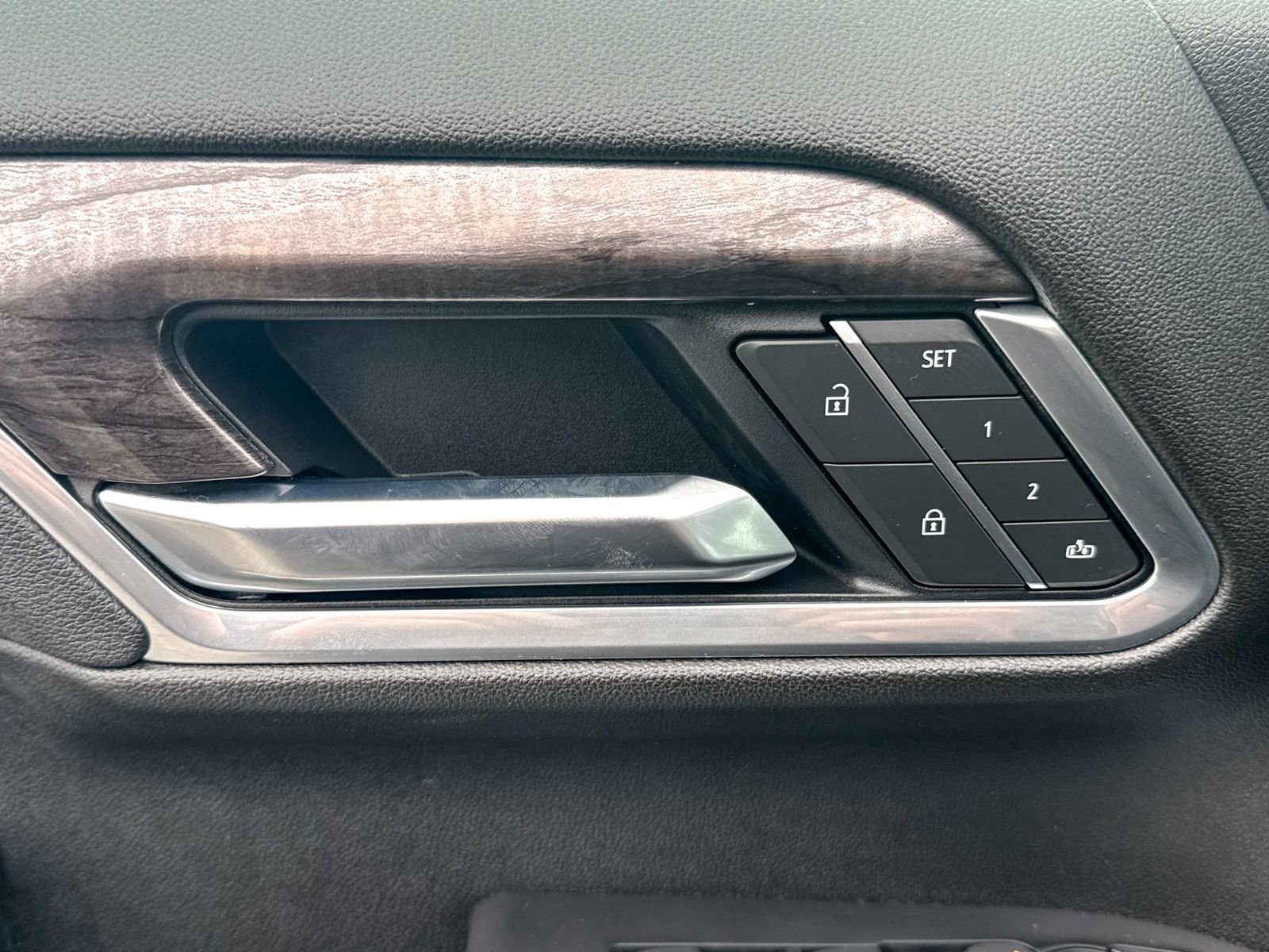 Used 2025 Chevrolet Silverado 2500 LTZ w/ Trail Boss Package image 18