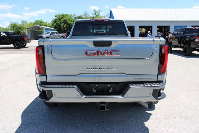 Used 2024 GMC Sierra 3500 Denali w/ Denali Reserve Package image 9