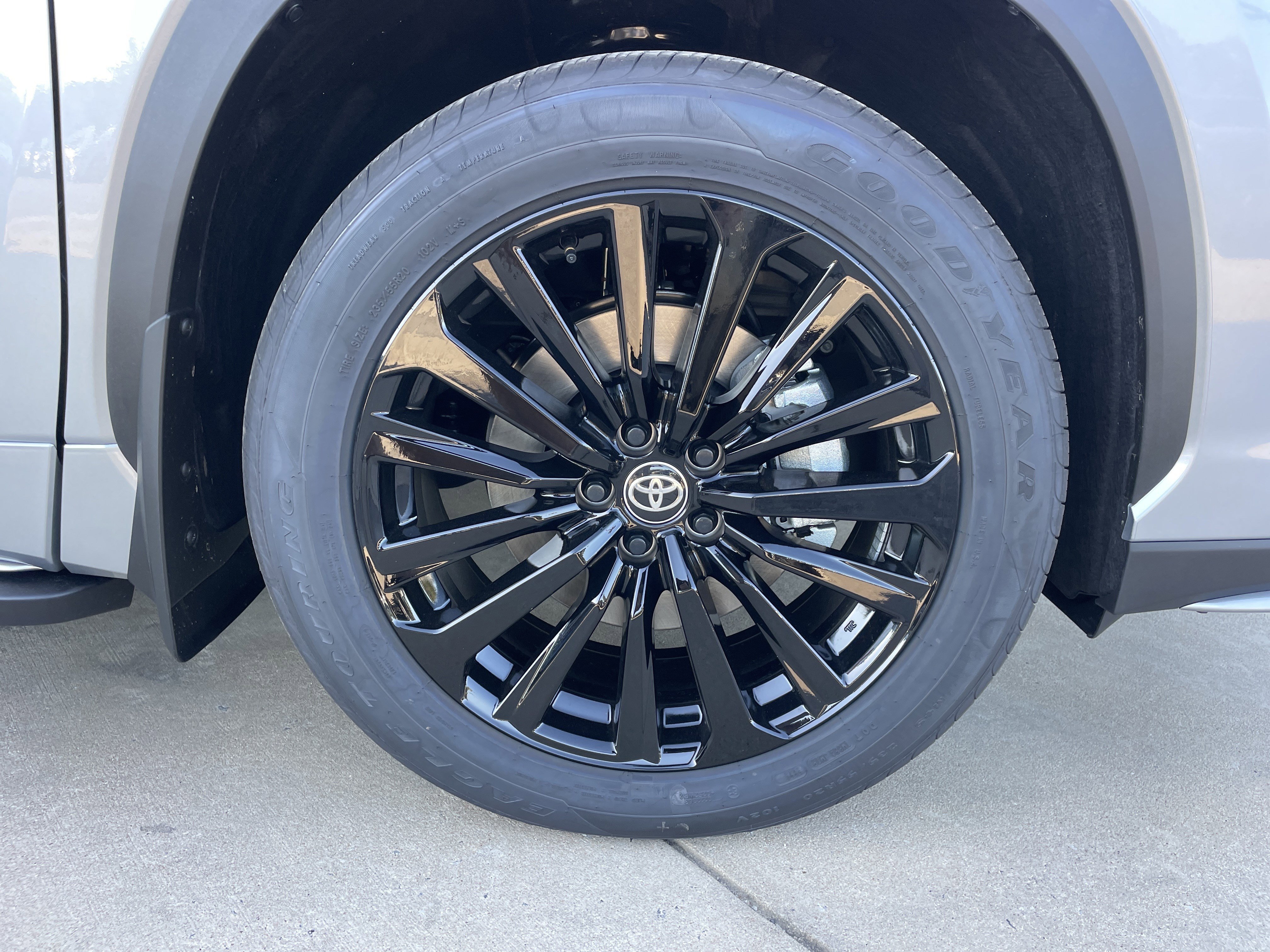 New 2025 Toyota Highlander XSE image 24