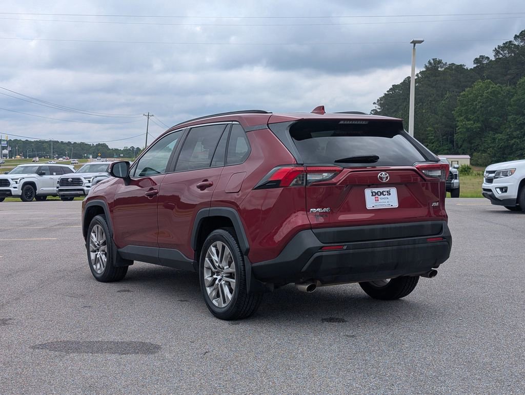 Used 2019 Toyota RAV4 XLE Premium FWD image 6