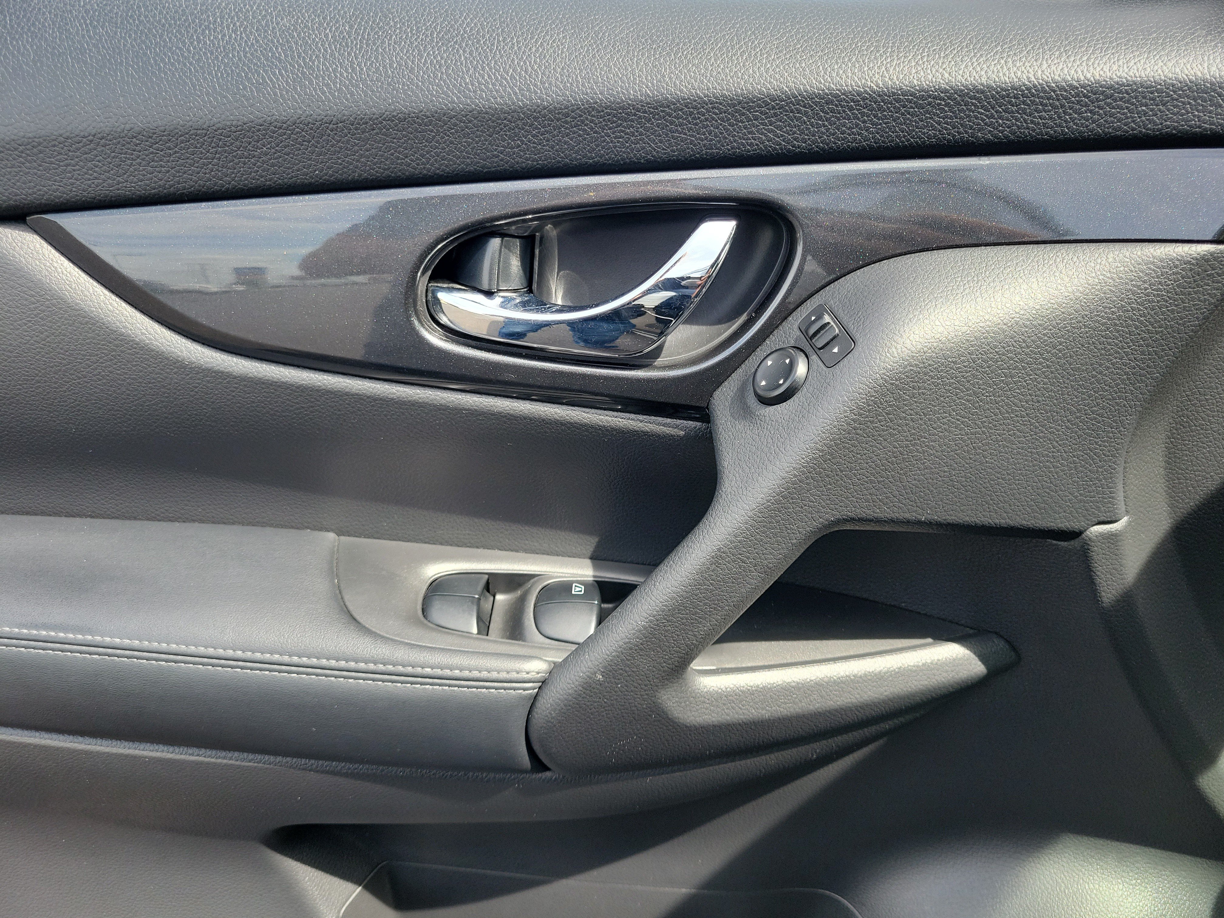 Certified 2020 Nissan Rogue SV AWD/4WD image 17