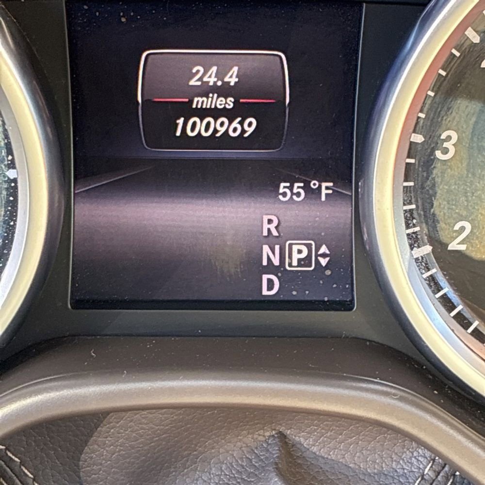 Used 2015 Mercedes-Benz GL 550 4MATIC image 11