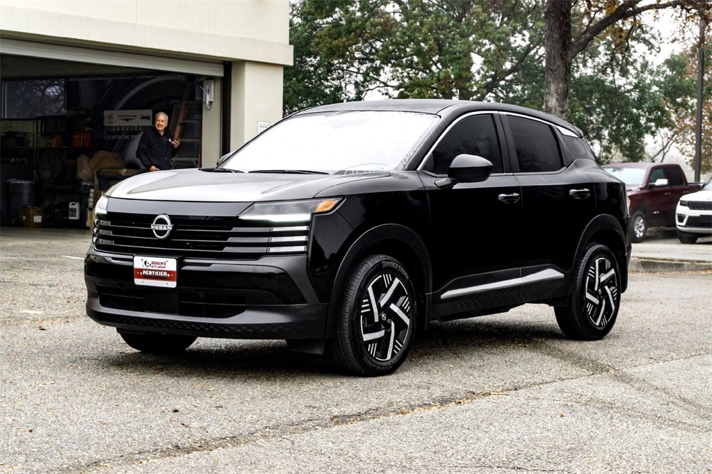 Used 2025 Nissan Kicks SV w/ Interior Electronics Package image 9