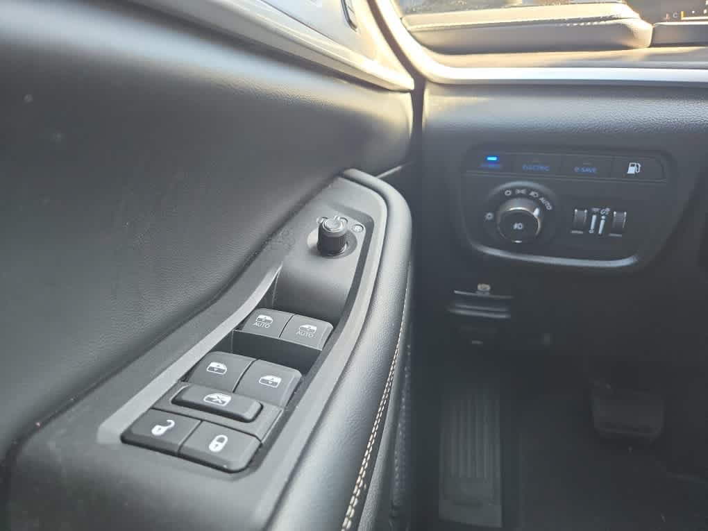 Used 2023 Jeep Grand Cherokee 4WD 4xe w/ Luxury Tech Group II image 22