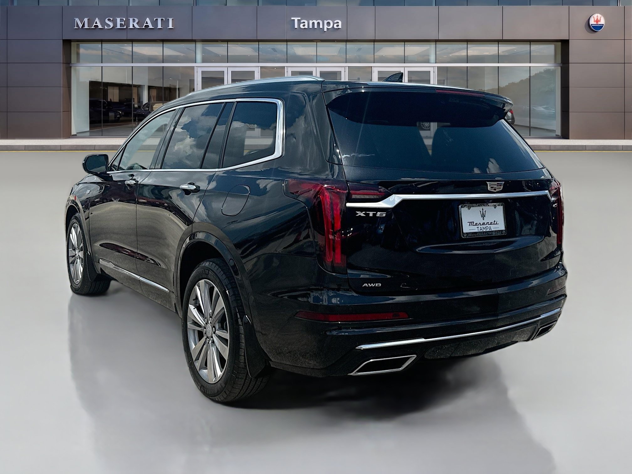 Used 2024 Cadillac XT6 Premium Luxury w/ Platinum Package AWD/4WD image 5