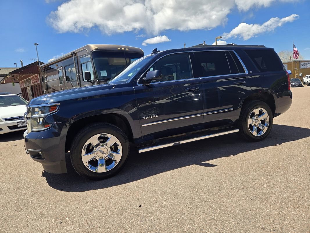 Used 2017 Chevrolet Tahoe LT w/ LT Signature Package AWD/4WD image 5
