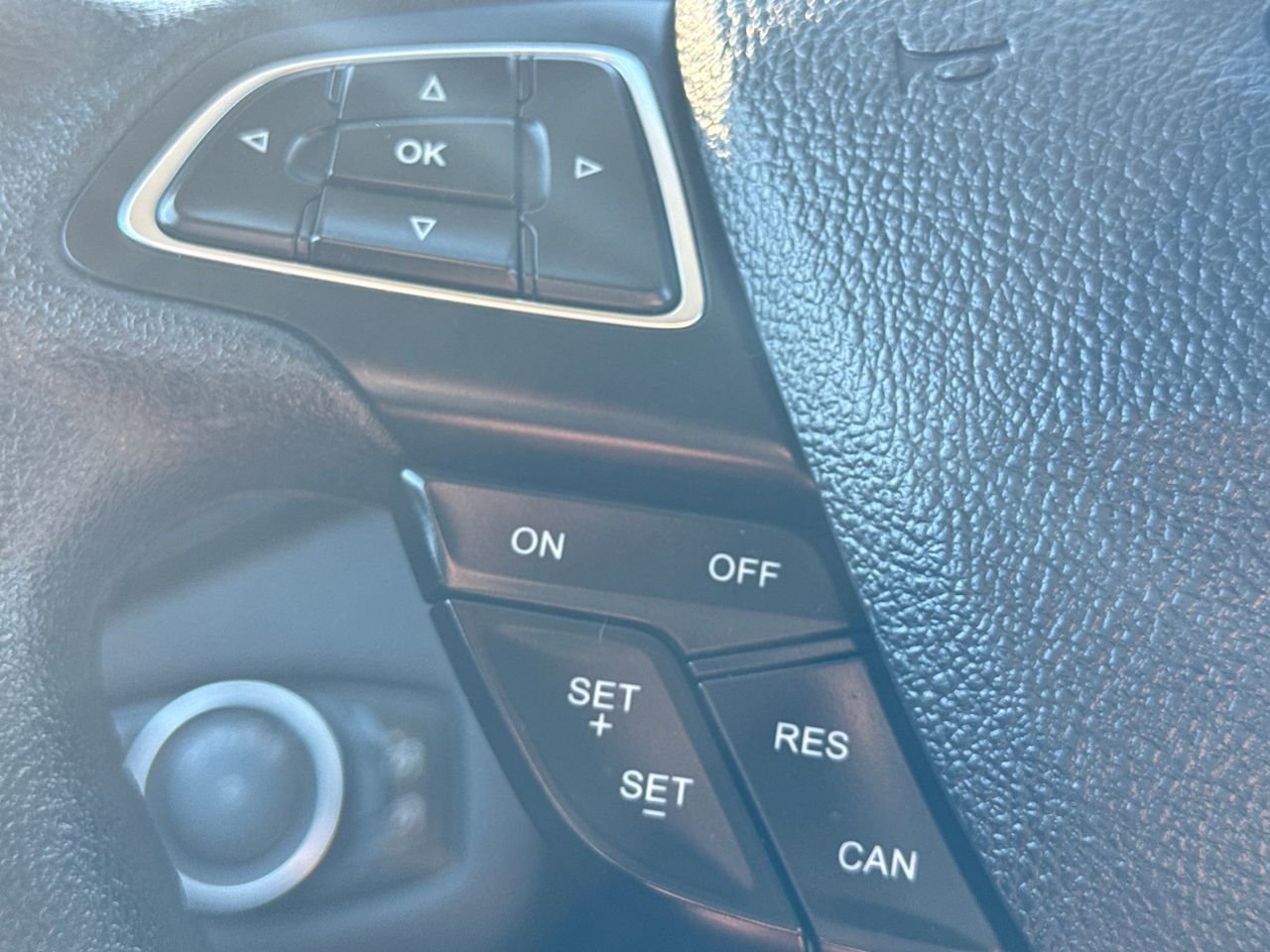 Used 2017 Ford Escape SE image 26