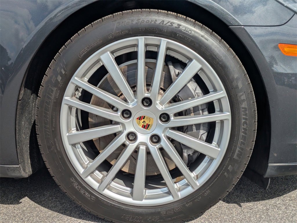 Used 2018 Porsche Panamera 4 image 11