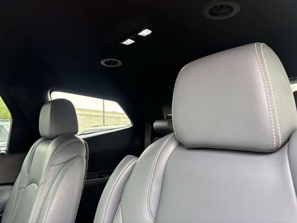 Used 2024 Buick Enclave Premium image 28