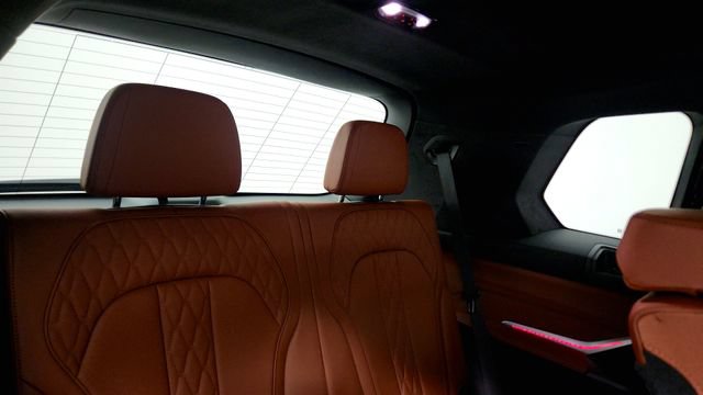 Used 2023 BMW X7 M60i AWD/4WD image 44