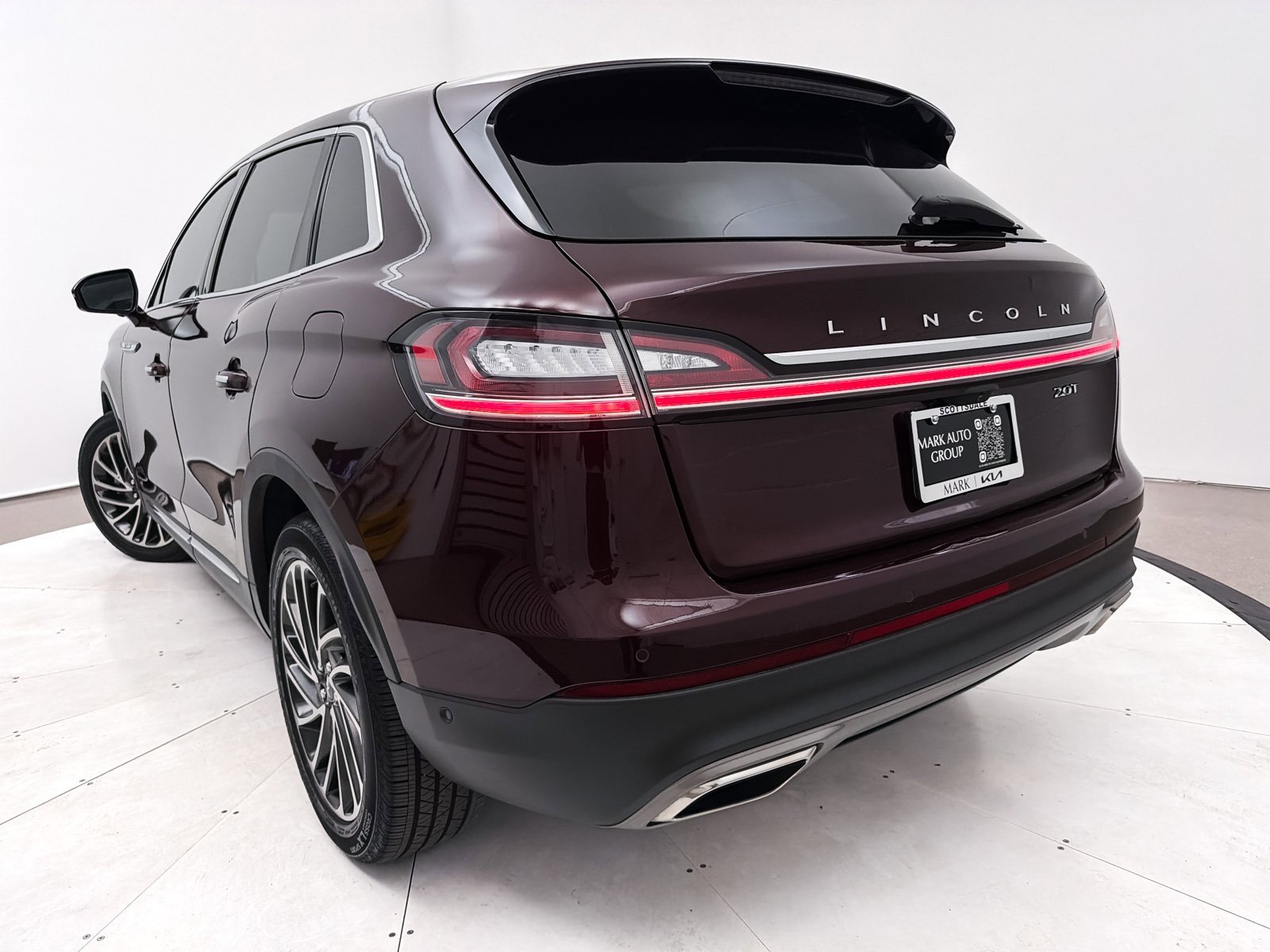 Used 2019 Lincoln Nautilus Reserve image 11