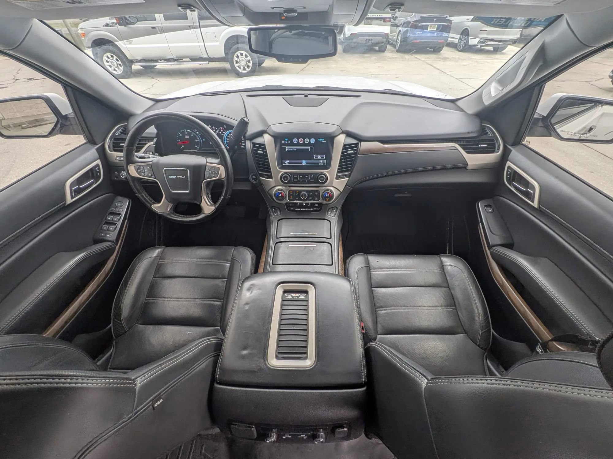 Used 2020 GMC Yukon XL Denali RWD image 9