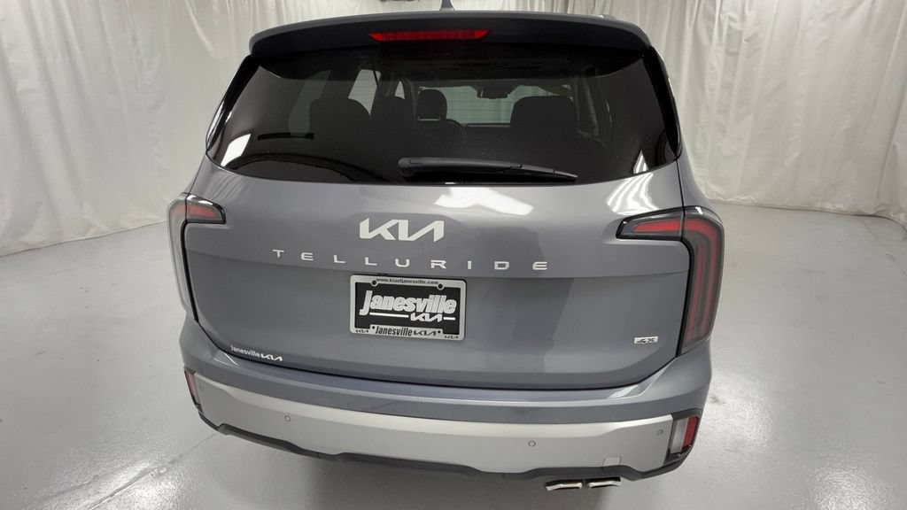 Used 2023 Kia Telluride EX w/ EX Captain's Chair Package AWD/4WD image 4