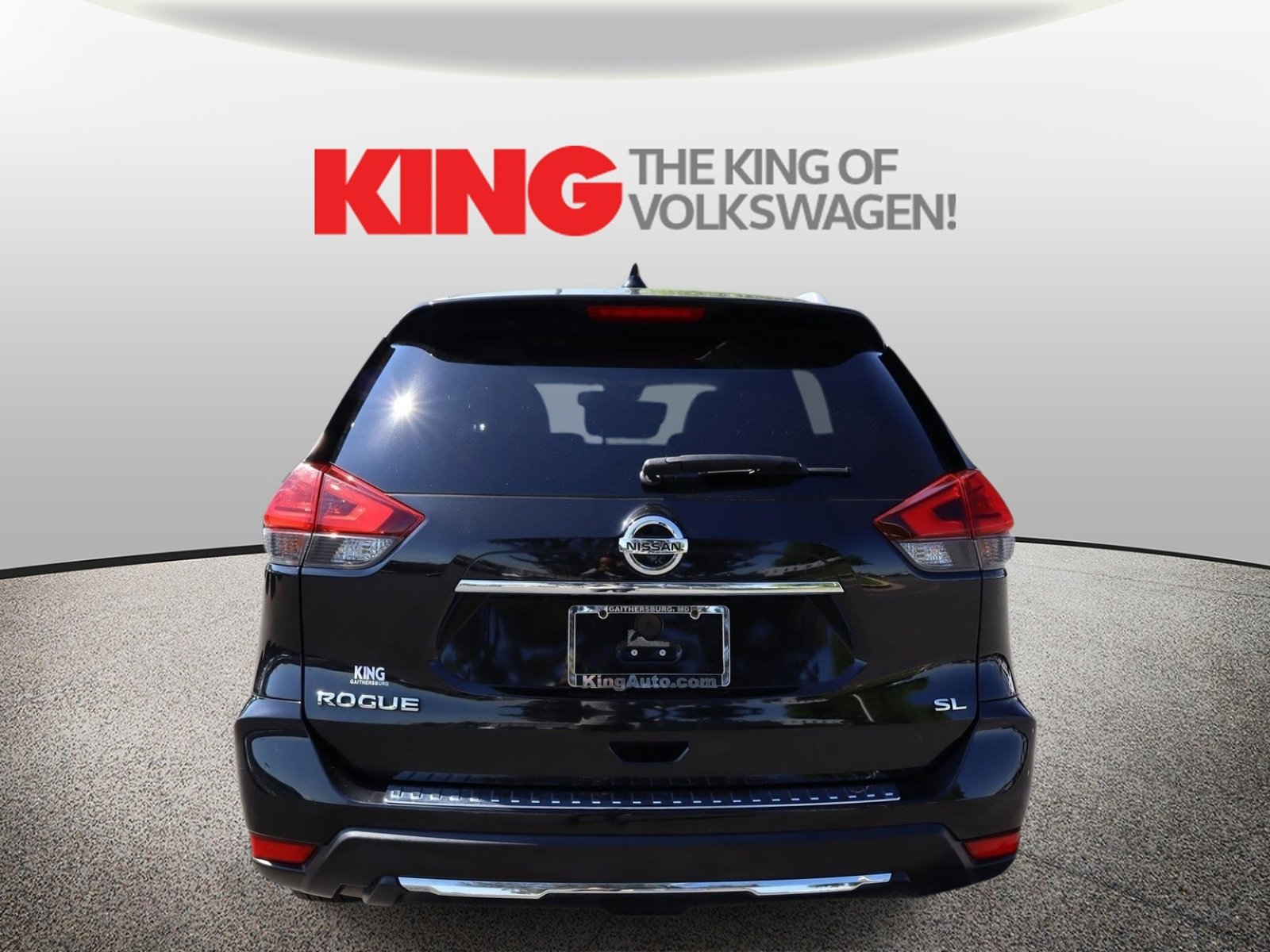 Used 2017 Nissan Rogue SL w/ SL Premium Package image 4