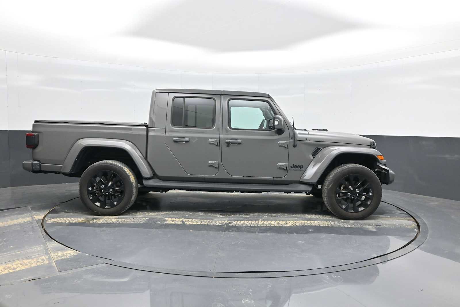 Used 2022 Jeep Gladiator Overland AWD/4WD image 9