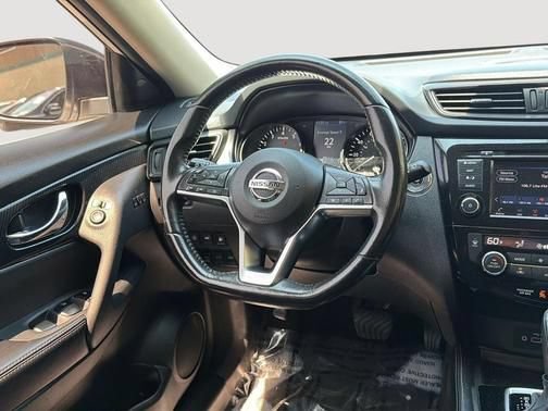 Used 2018 Nissan Rogue SL w/ Premium Package AWD/4WD image 11