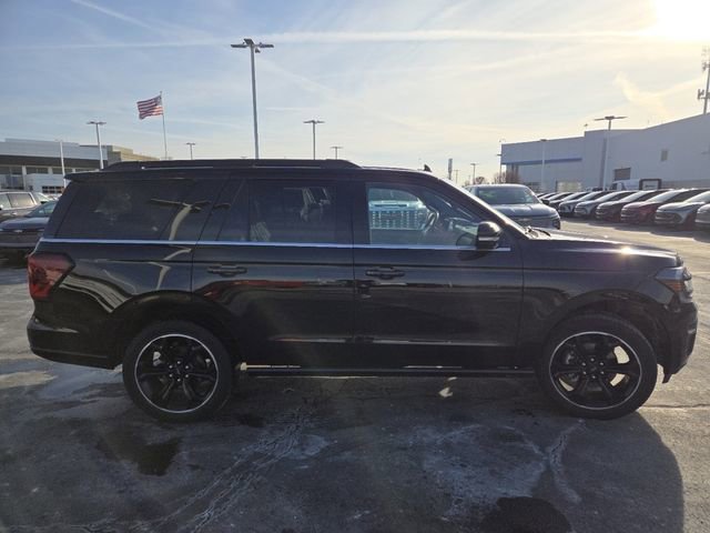 Used 2022 Ford Expedition Limited image 25