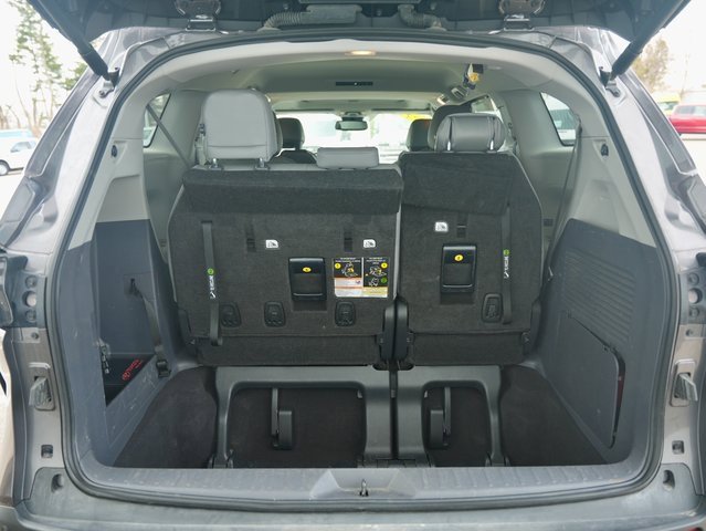Used 2023 Toyota Sienna XLE image 6