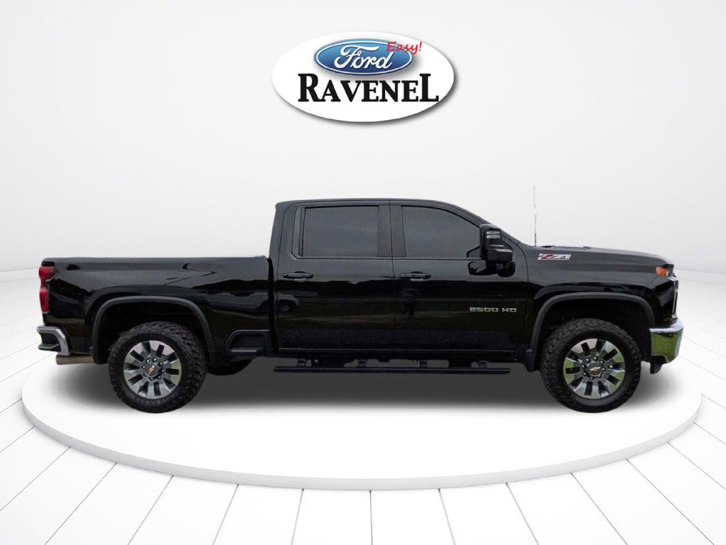 Used 2023 Chevrolet Silverado 2500 LT AWD/4WD image 3