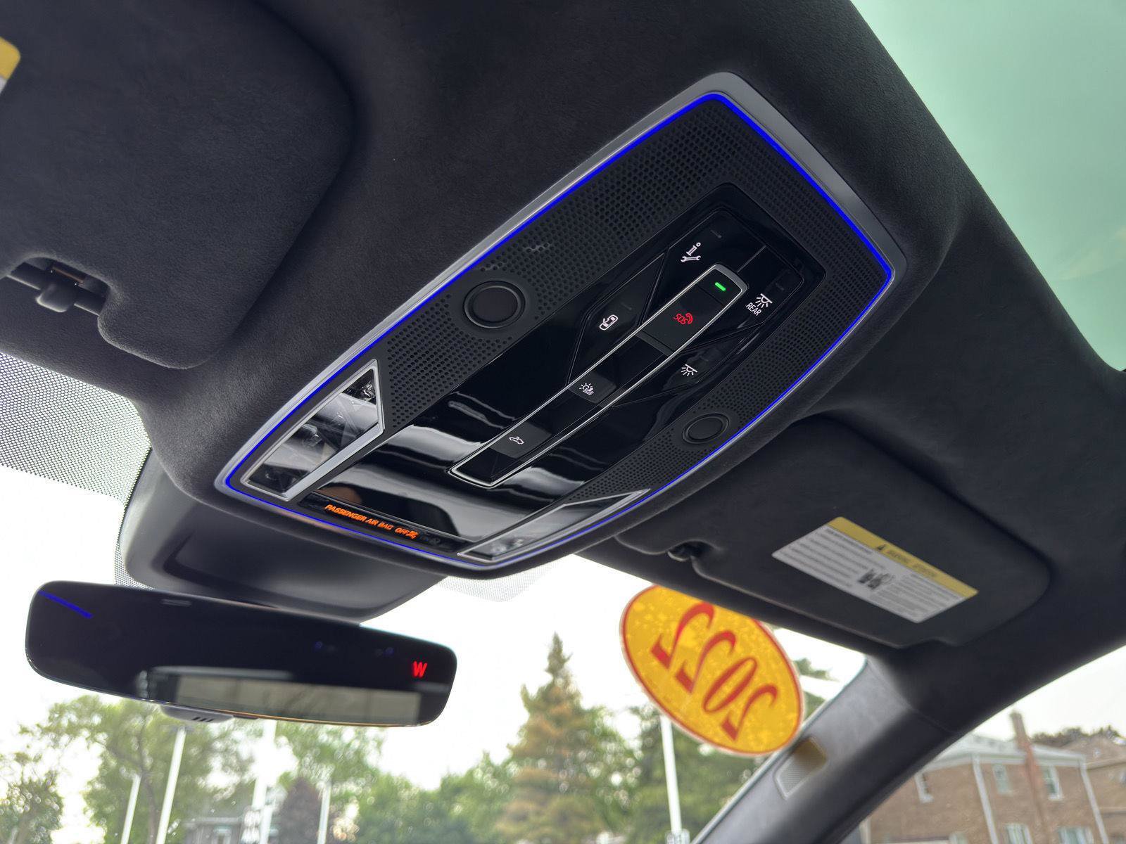 Used 2022 Audi S8 AWD/4WD image 31