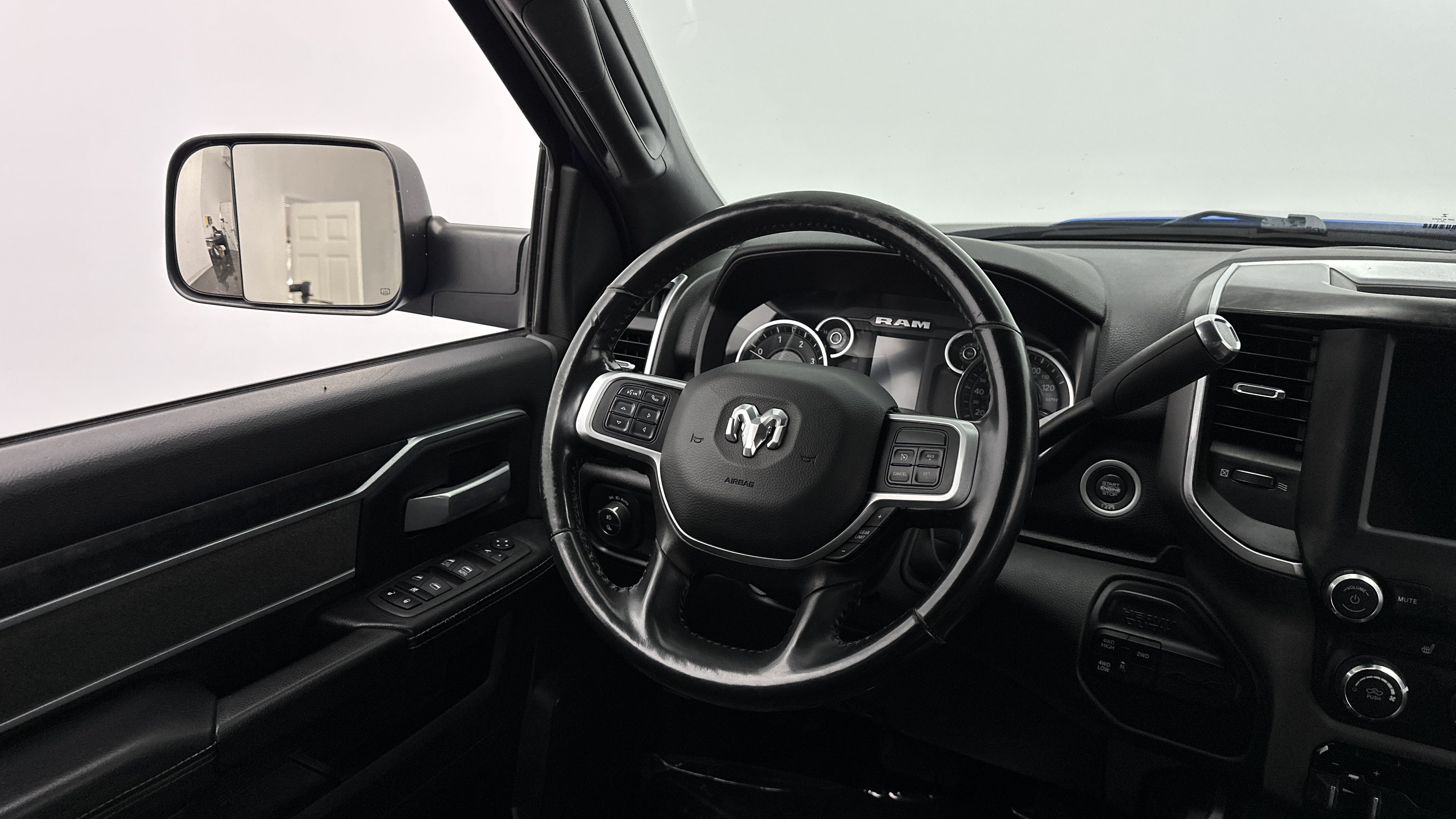 Used 2022 RAM 2500 Big Horn AWD/4WD image 33