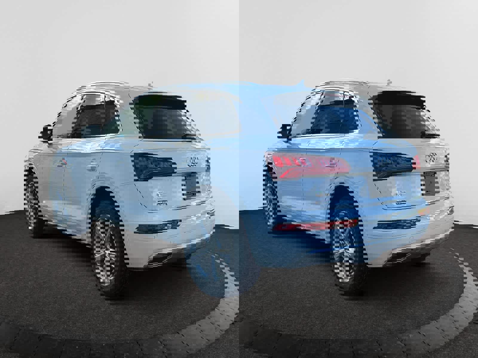 Used 2020 Audi Q5 2.0T Premium w/ Convenience Package image 3