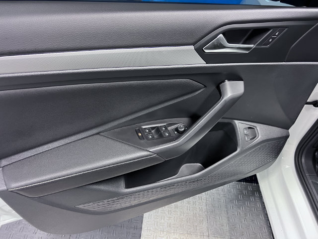 Certified 2024 Volkswagen Jetta Sport FWD image 7
