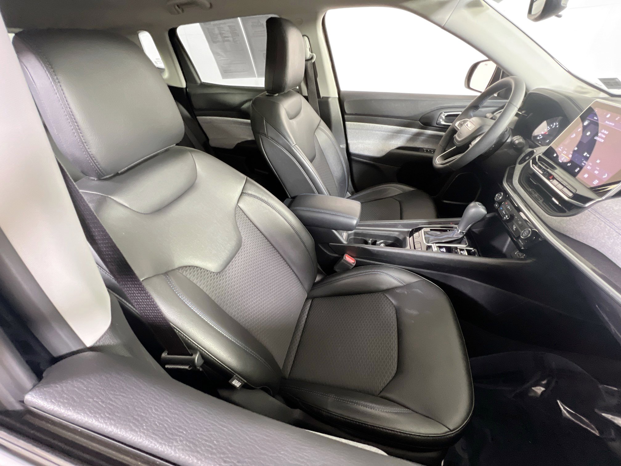 Used 2022 Jeep Compass Latitude image 25