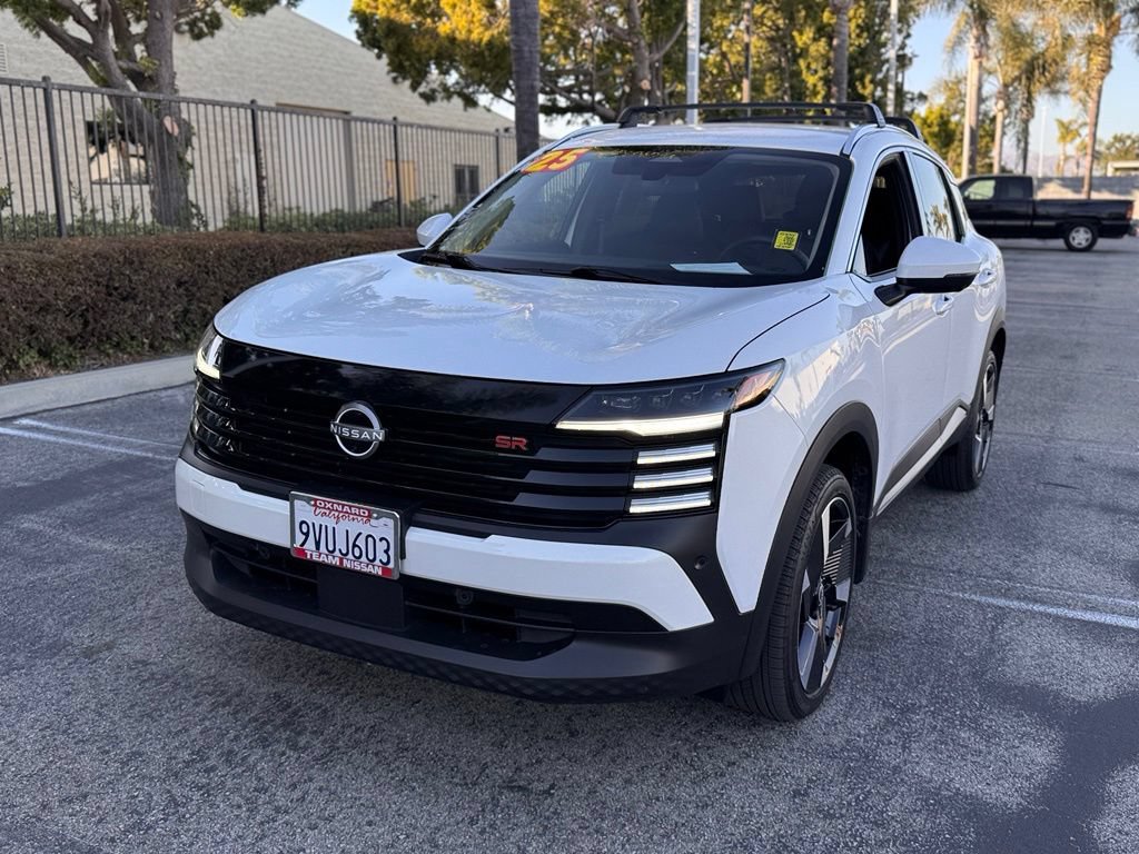 Certified 2025 Nissan Kicks SR FWD image 4