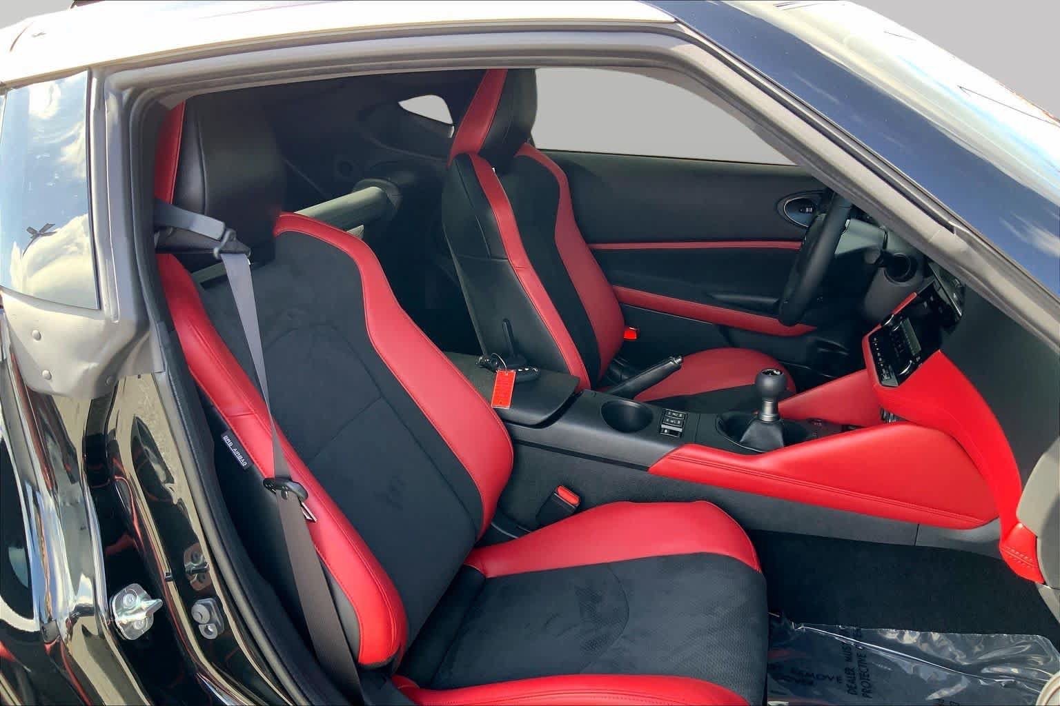 Used 2025 Nissan Z Performance w/ Floor Mat Package RWD image 9