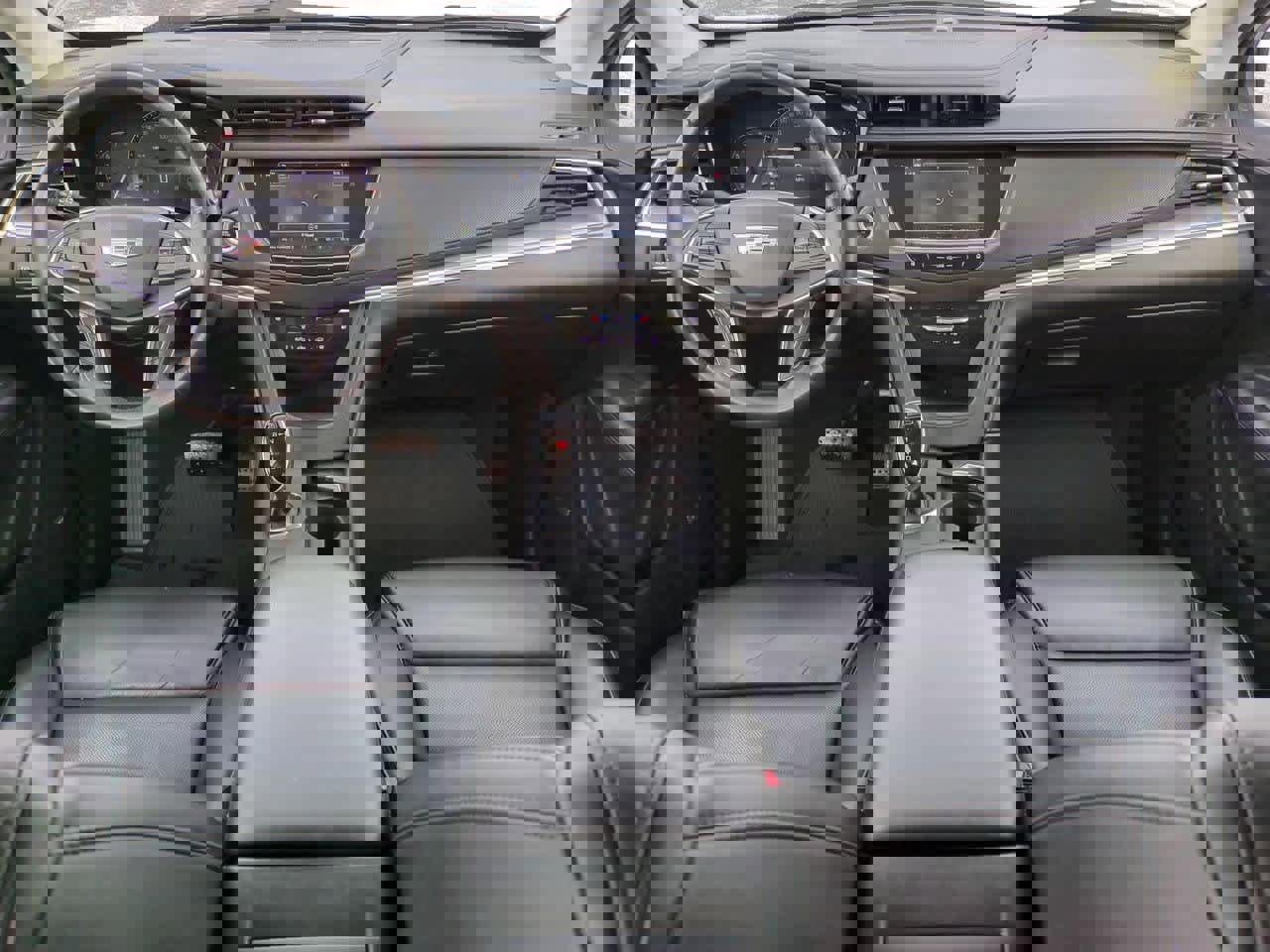 Used 2018 Cadillac XT5 Luxury w/ Driver Awareness Package image 15