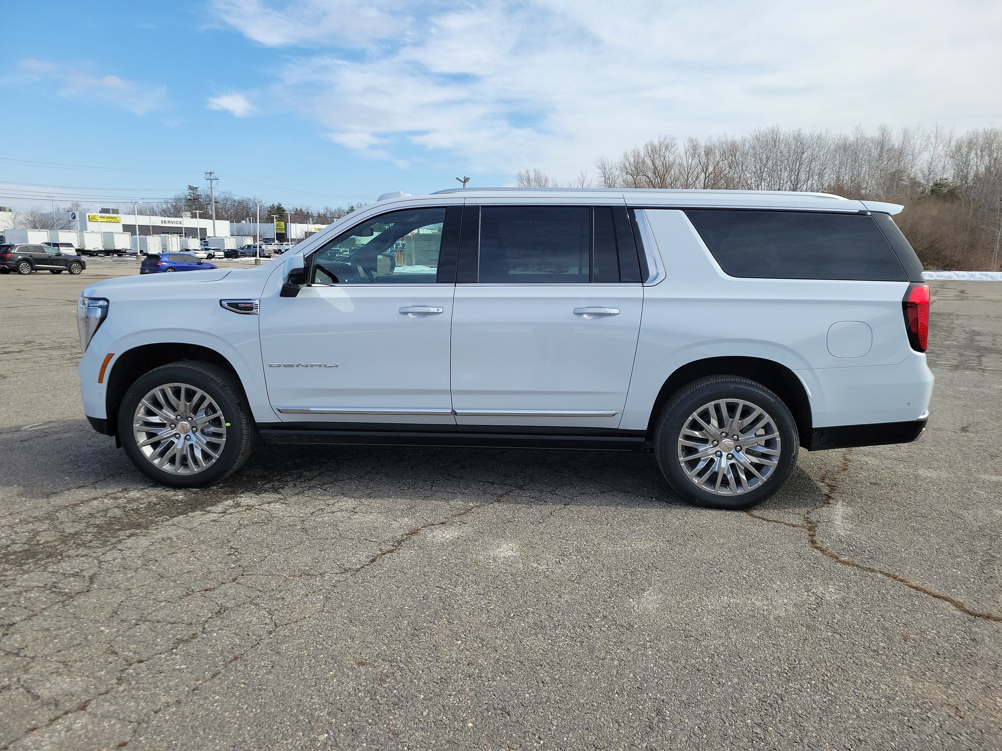 New 2026 GMC Yukon XL Denali w/ Sun & Power Step Package AWD/4WD image 2