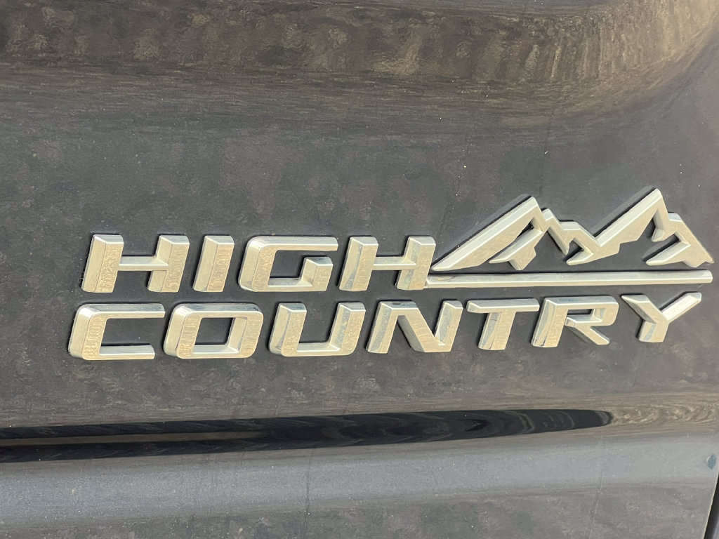 Used 2022 Chevrolet Silverado 1500 High Country AWD/4WD image 2
