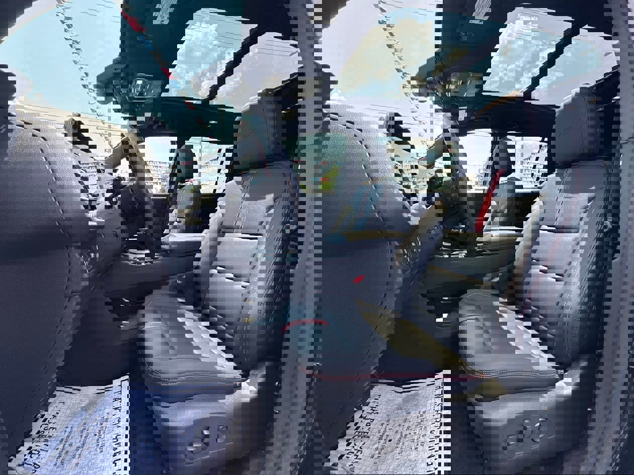 Used 2024 Chevrolet Traverse RS image 19