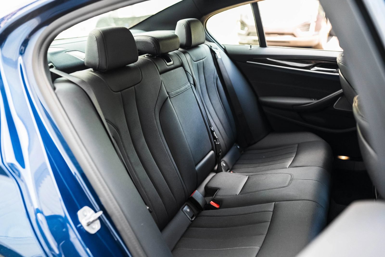 Used 2021 BMW 530i w/ M Sport Package RWD image 24