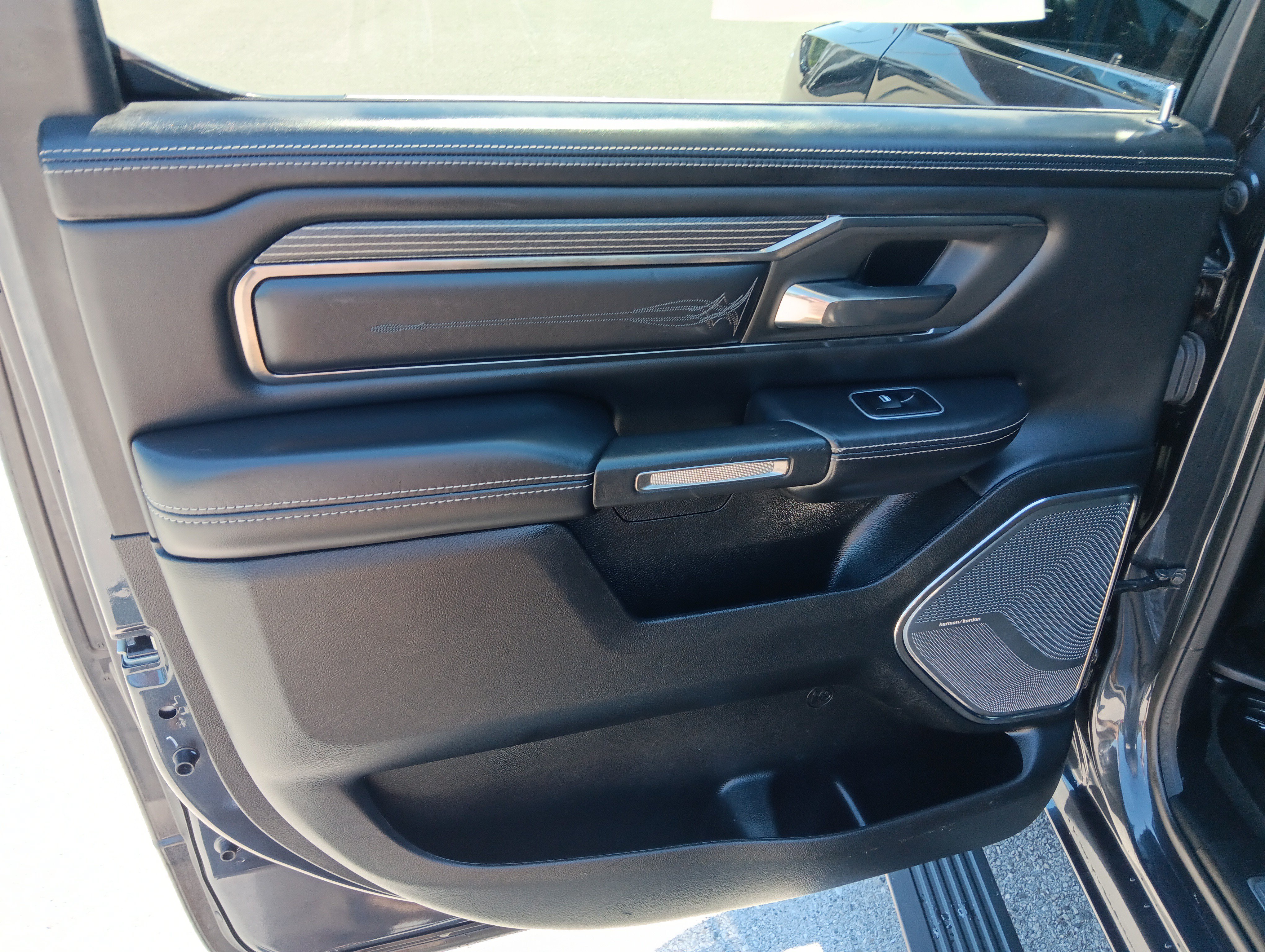 Used 2020 RAM 1500 Limited AWD/4WD image 17