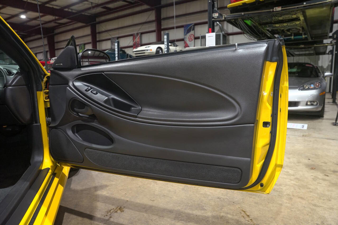 Used 2004 Ford Mustang Mach 1 RWD image 34