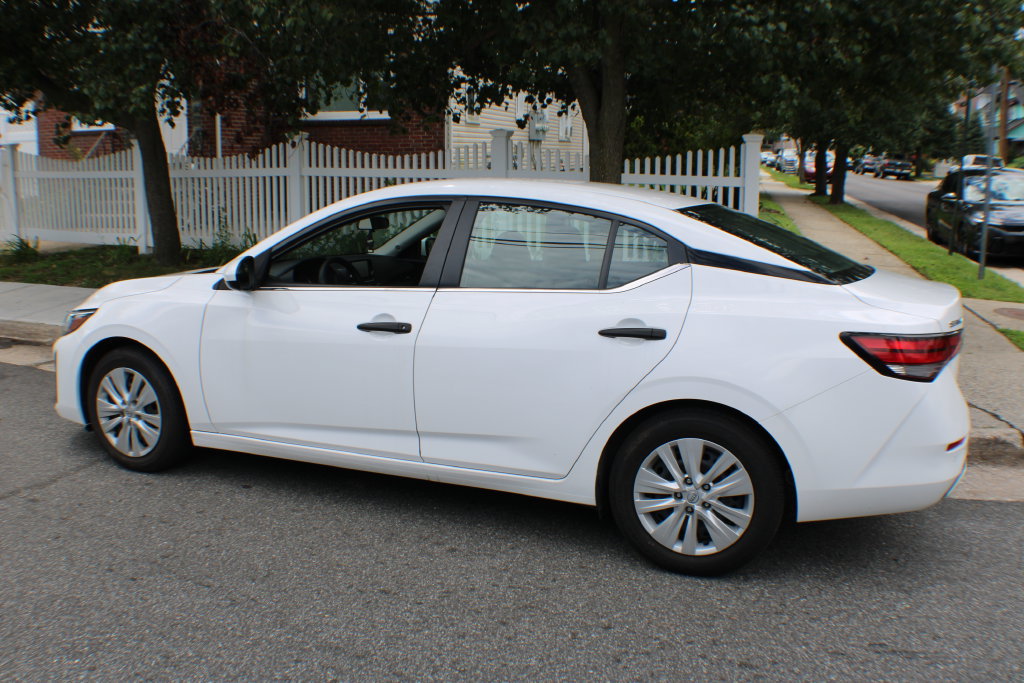 Used 2024 Nissan Sentra S FWD image 9