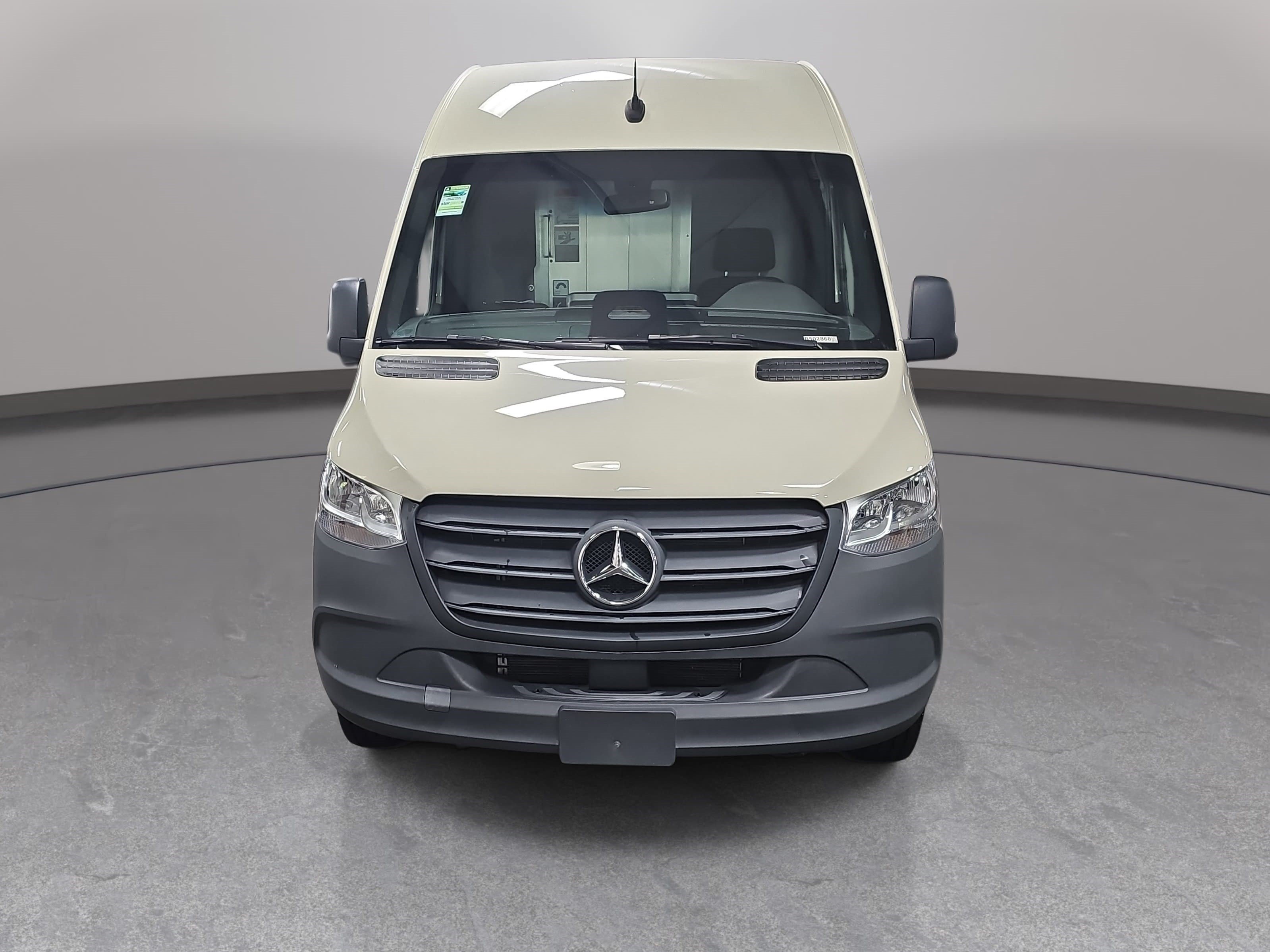 Used 2025 Mercedes-Benz Sprinter 2500 image 2