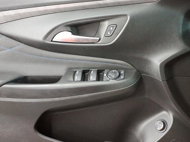 Used 2025 Buick Envista Sport Touring w/ Convenience I Package image 17