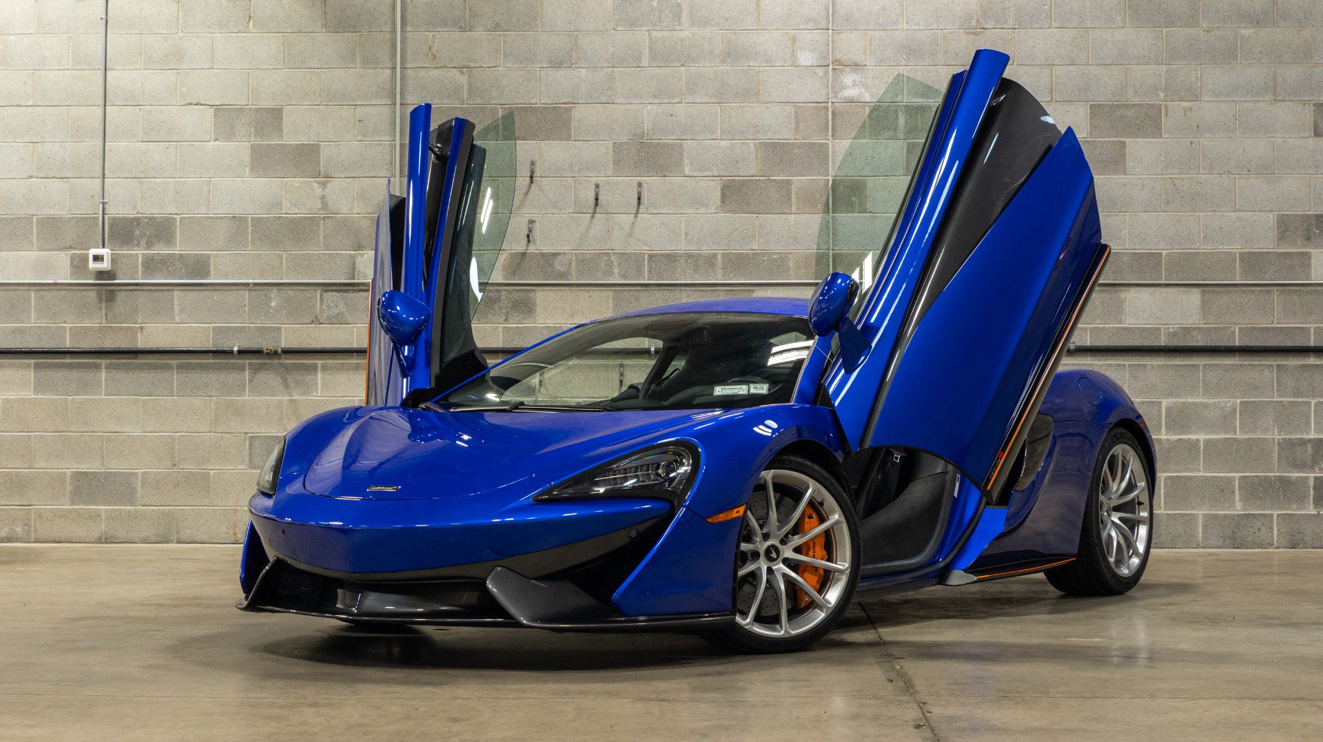 Used 2019 McLaren 570S Coupe RWD image 4